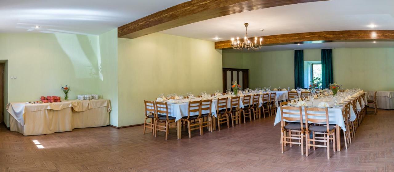 Park Hotel Bruzis Smiltene Esterno foto